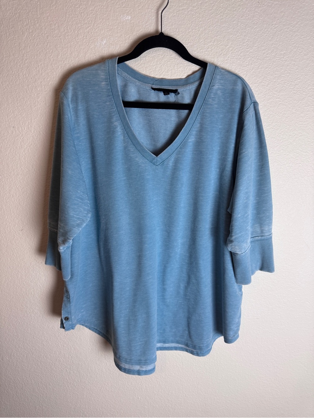Jane + Delancey Blue Solid Knit V-Neck Button Accent Top 3/4 Sleeve XL